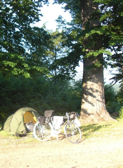 En Pedale, en Pedale - Mit dem Fahrrad durch Mazedonien und Serbien (Henning Wiebers). 